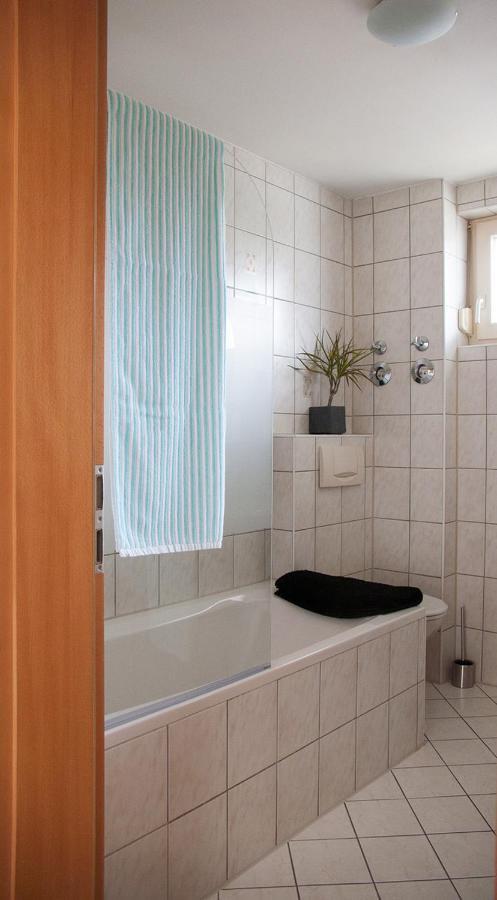 Gemuetliche Wohnung Mit Sonniger Terrasse Bietigheim-Bissingen Exteriör bild